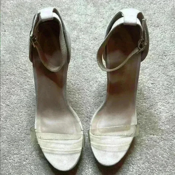 Wild Diva Sz 8 Beige Ankle Strap Heels - Picture 1 of 4
